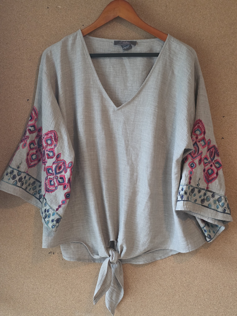 Olivia & Martin Embroidered Boho Tie-Front Blouse 1X Peasant Top Komono Sleeves